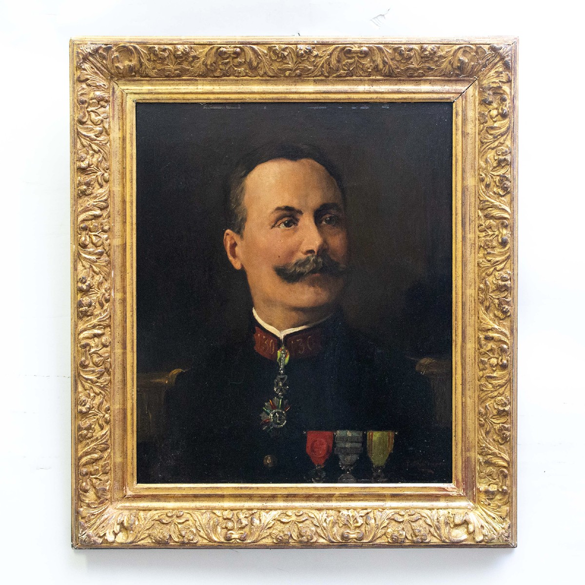 "Ritratto di Ufficiale Decorato", olio su tavola, firmato, Epoca '800