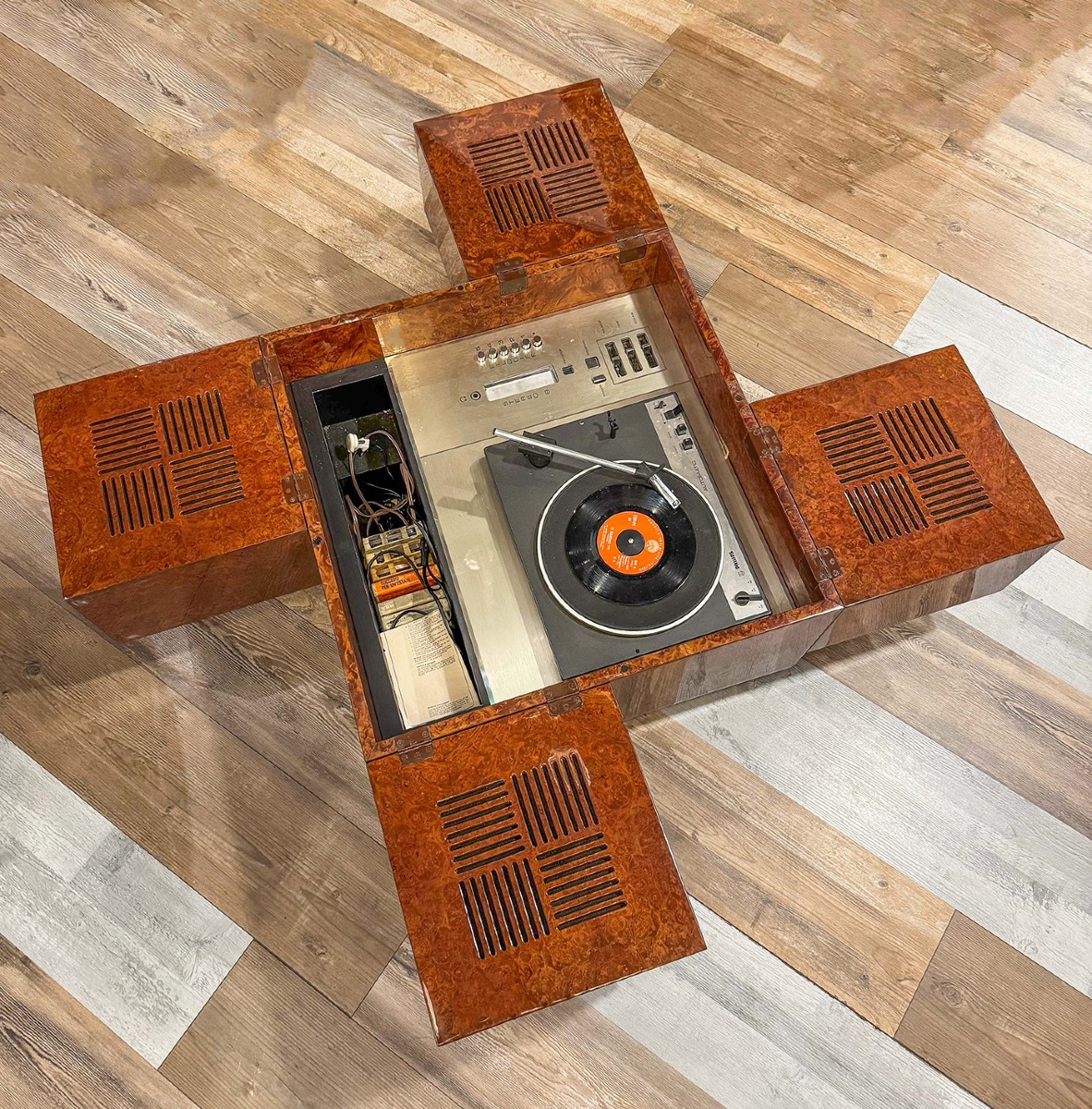Radio–giradischi Philips “Playbox” per Medea – 1974