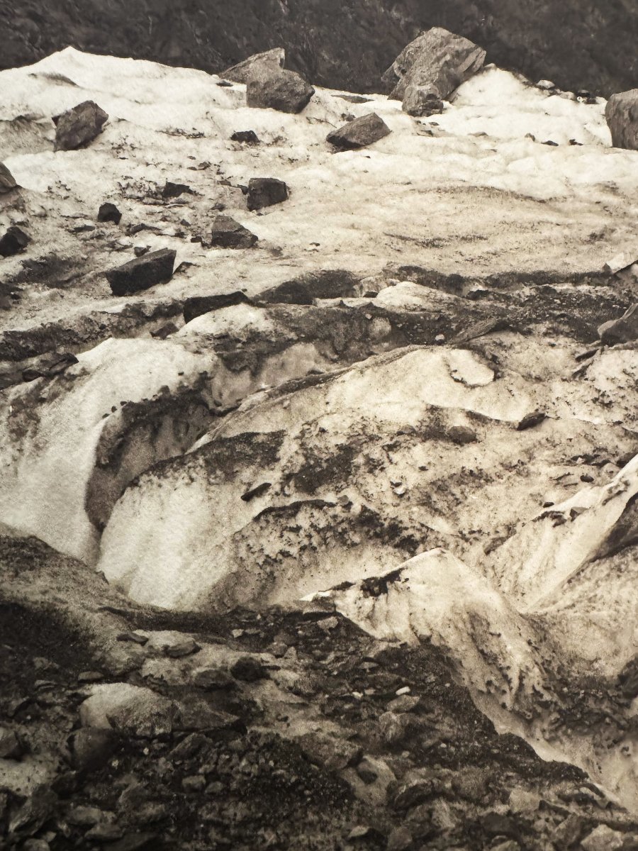 Vittorio Sella, “Matterhorn, ai piedi del Riffelhorn, sul Gorner Glacier”, Fine '800 Primi '900-photo-1
