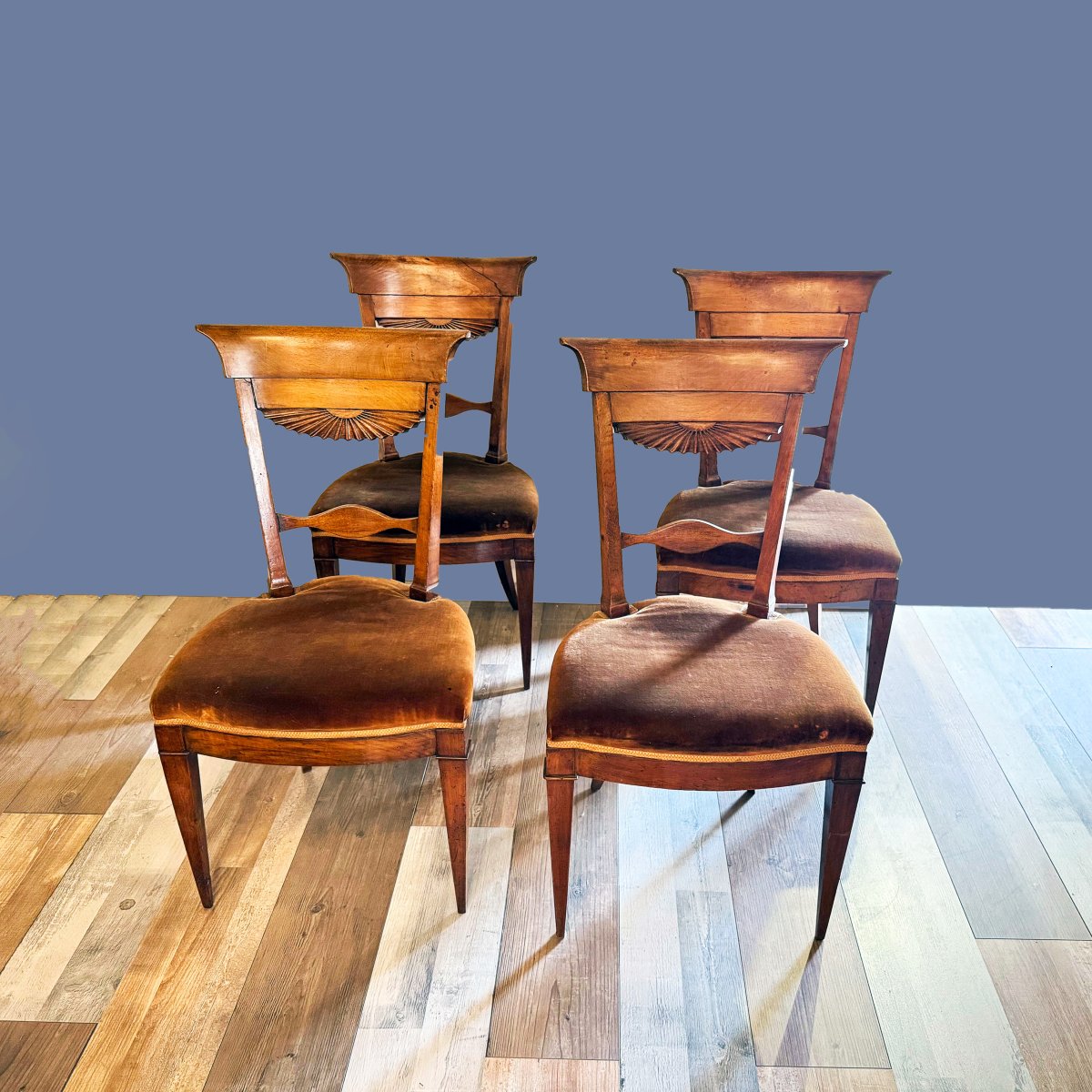 Gruppo di 4 sedie in noce, Stile Direttorio, fine del XVIII secolo-photo-3