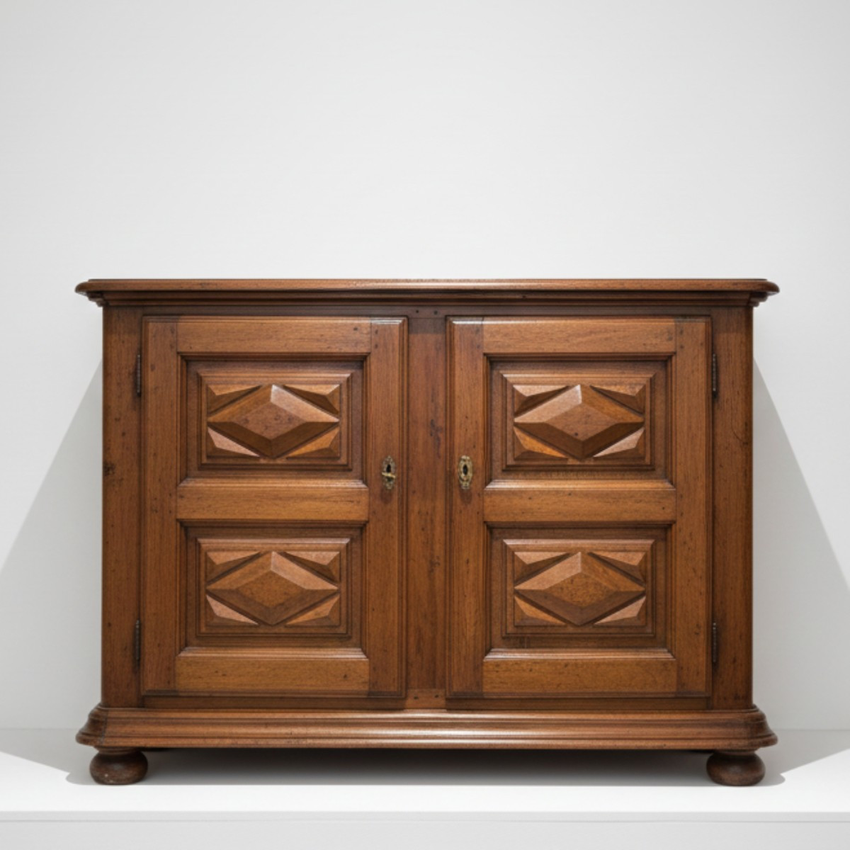 Credenza piemontese in noce Epoca XVIII secolo