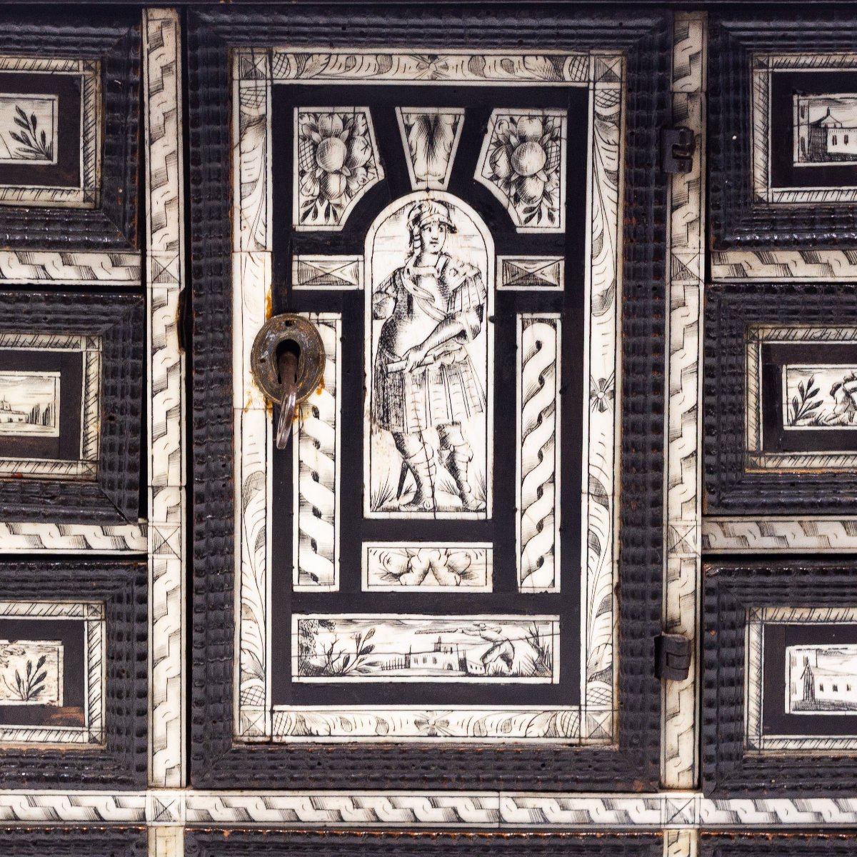 Monetiere in legno ebanizzato e intarsio in osso, Epoca '800-photo-2