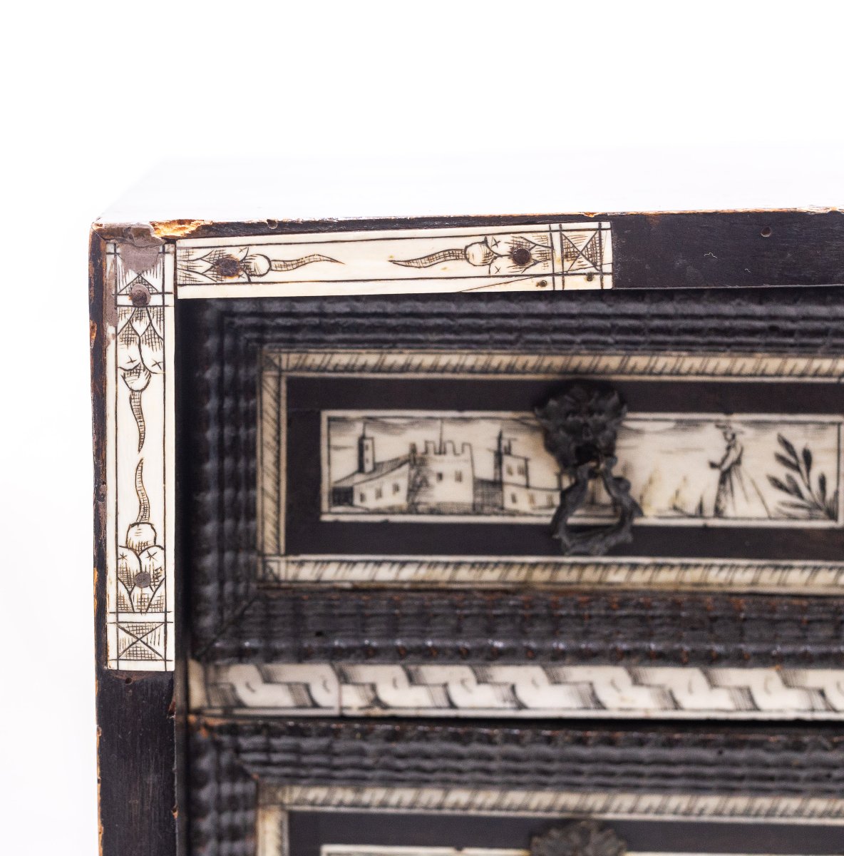 Monetiere in legno ebanizzato e intarsio in osso, Epoca '800-photo-4