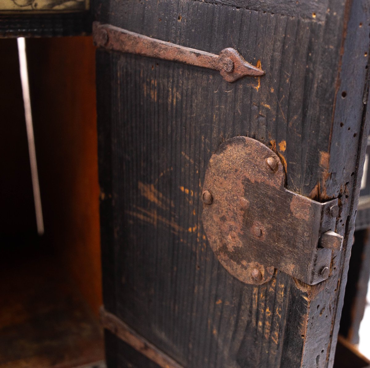 Monetiere in legno ebanizzato e intarsio in osso, Epoca '800-photo-7