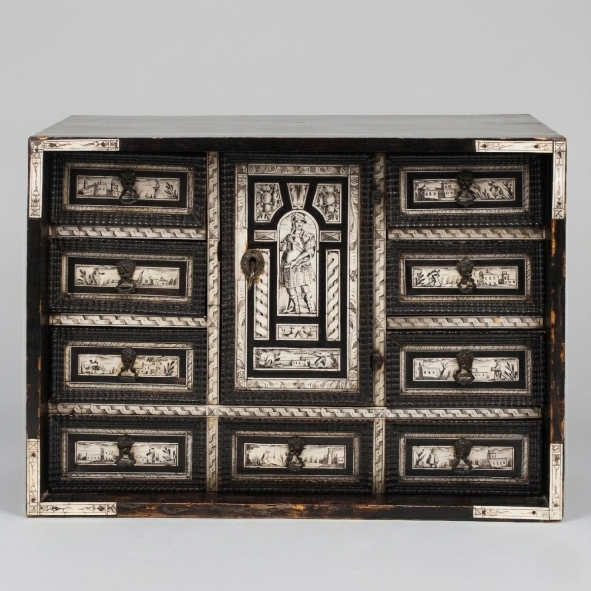 Monetiere in legno ebanizzato e intarsio in osso, Epoca '800