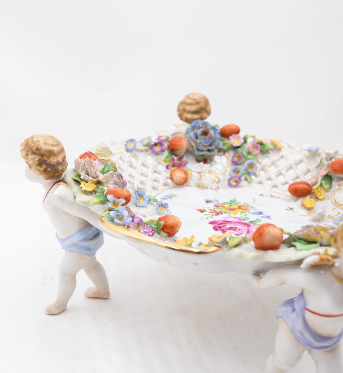 Manifattura Von Schierholz, Centrotavola figurativo con cherubini, Epoca '900-photo-2