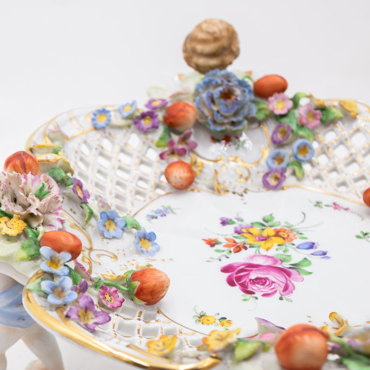 Manifattura Von Schierholz, Centrotavola figurativo con cherubini, Epoca '900-photo-7