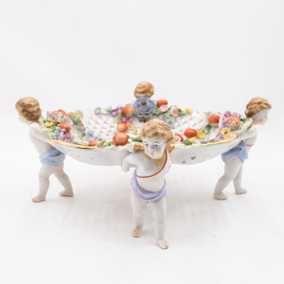 Manifattura Von Schierholz, Centrotavola figurativo con cherubini, Epoca '900