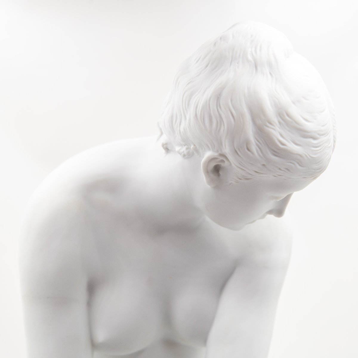 Auguste Joseph Peiffer, "Bagnante con rondini", biscuit,  fine XIX secolo-photo-2