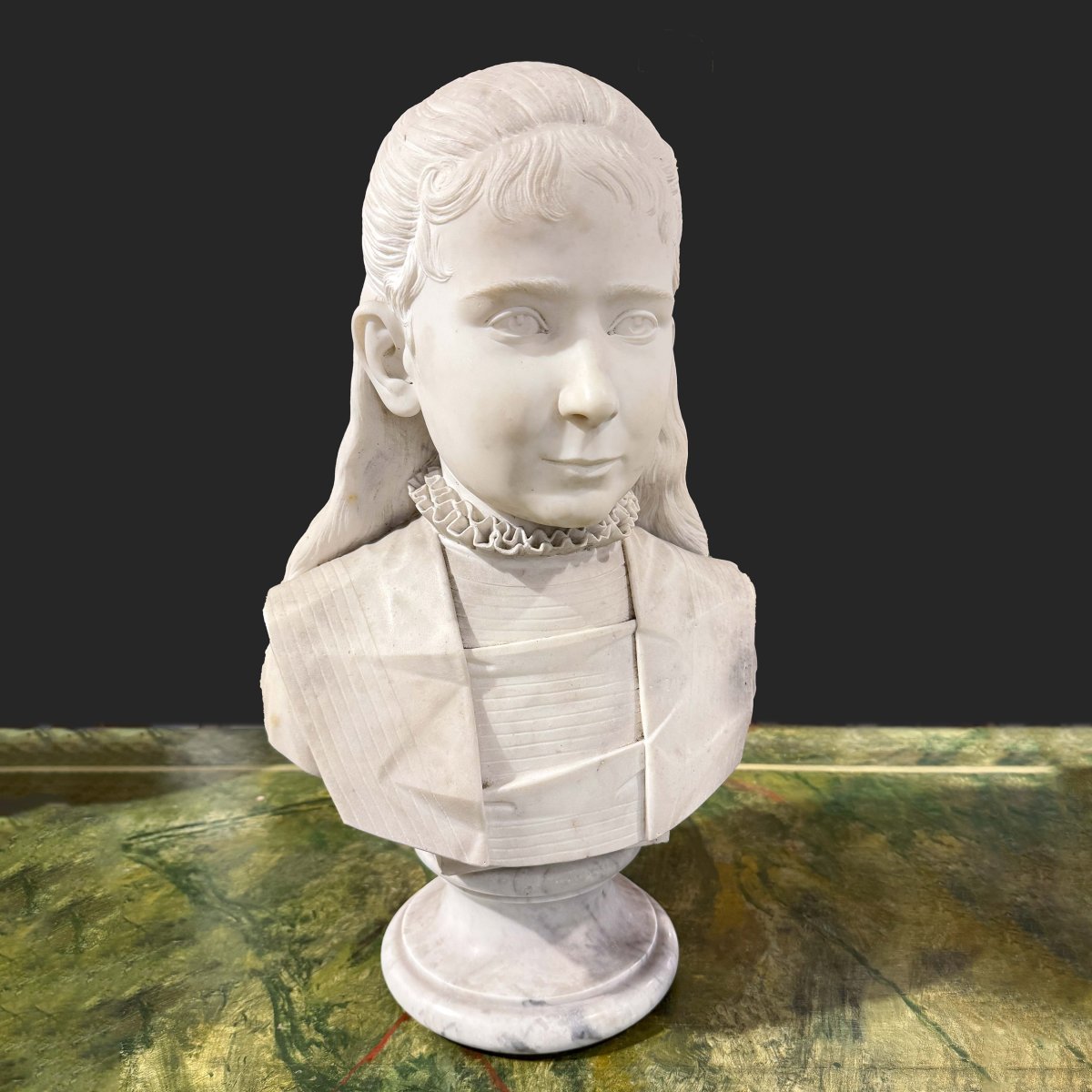 Busto in marmo, "Giovane ragazza", Epoca '800