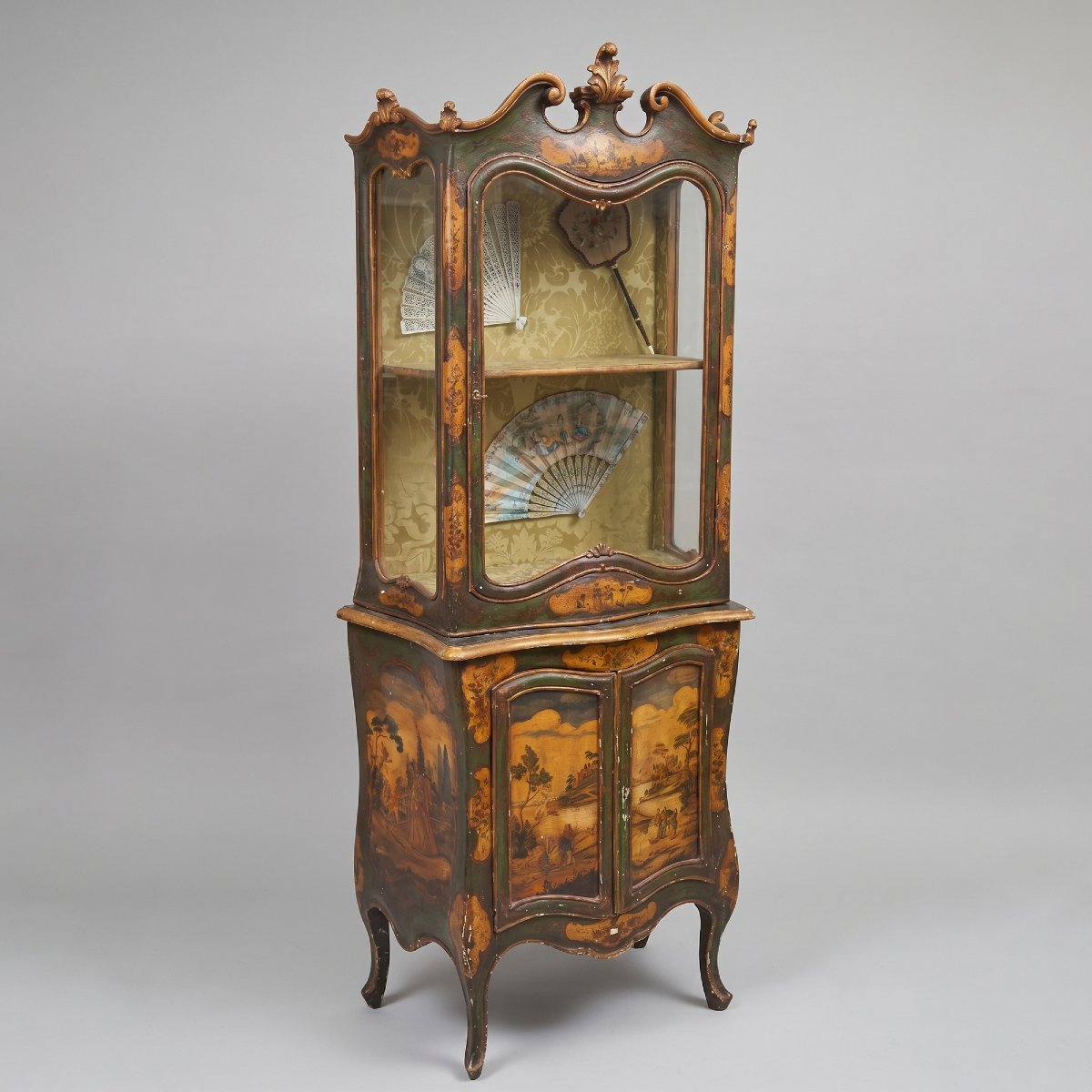 Vetrina veneziana, stile Luigi XV, in legno laccato, Epoca Primi '900