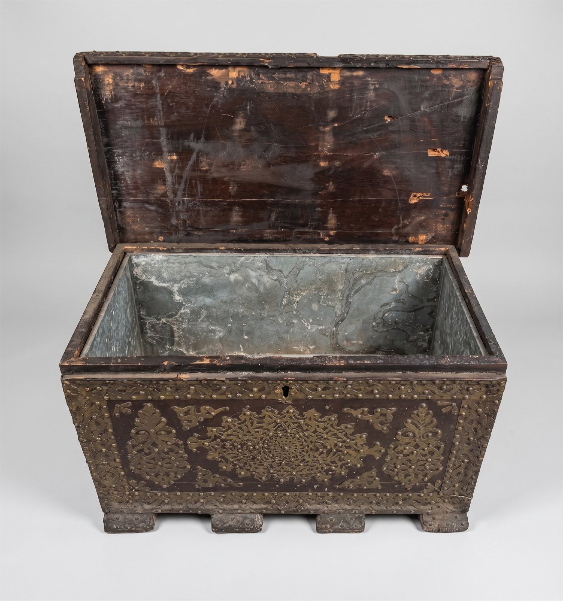 Baule forziere, in legno con inserti, Epoca '800-photo-2