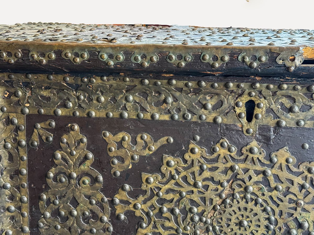 Baule forziere, in legno con inserti, Epoca '800-photo-1