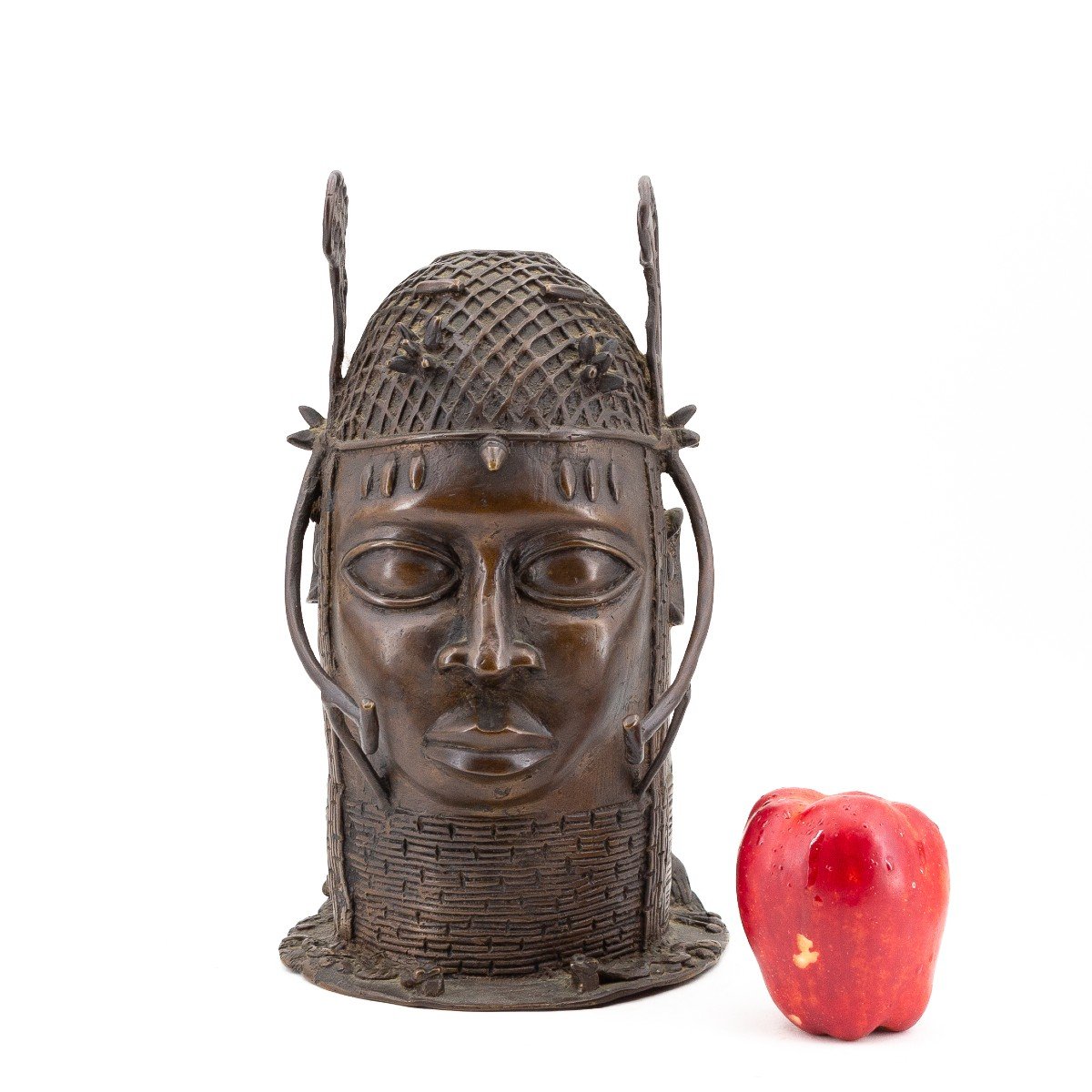 Sculpture africaine en bronze, "Tête d'homme avec coiffe", Période du milieu du 20e siècle-photo-4