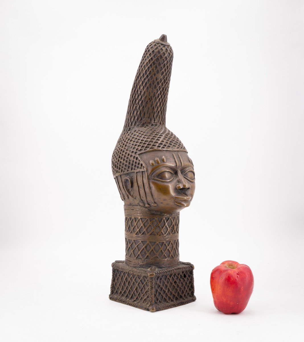  Sculpture africaine en bronze, "Tête avec coiffe", Période du mi-photo-4