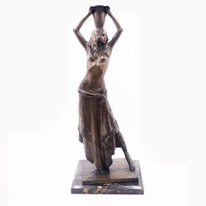 Giuseppe Siccardi, "Portatrice d'acqua orientale", bronzo, Epoca XX