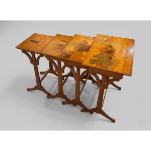 Émile Gallé, set di quattro tavolini a incastro Art Nouveau, Primi '900