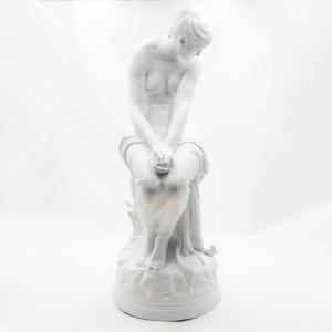 Auguste Joseph Peiffer, "Bagnante con rondini", biscuit,  fine XIX secolo