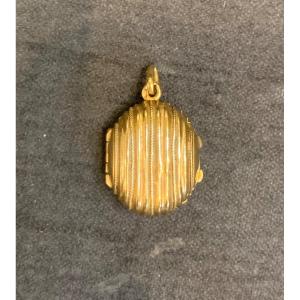 Gold Cassolette Pendant