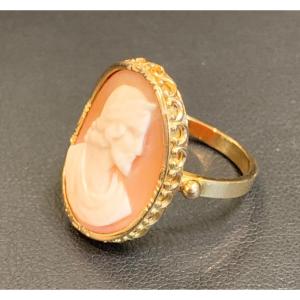 Gold Cameo Ring