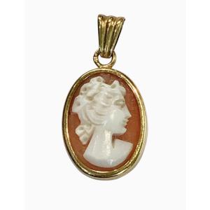 Cameo Pendant 