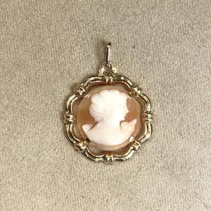 Cameo Pendant