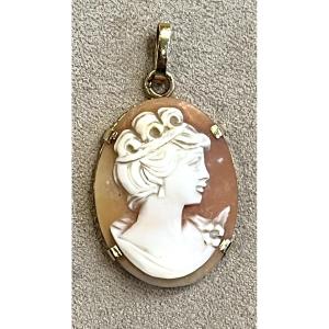 Cameo Pendant 