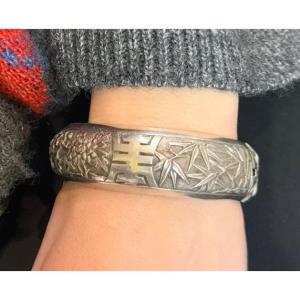 Leafy Bangle Bracelet