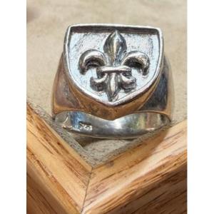 Fleur-de-lys Signet Ring