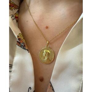 Virgo Maria Medal