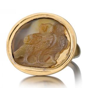 Gold Ring Set With An Agate Cameo Of Two Owls. Italian, 17th Century.