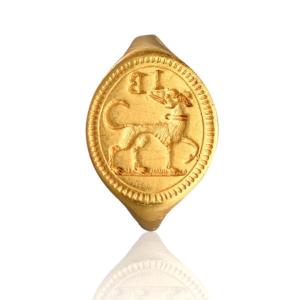 Gold Signet Ring Engraved With A Faithful Hound. English, Late 16th Century.