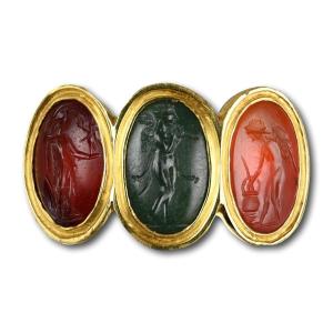 Georgian Style Gold Ring With Ancient Roman Intaglios, 1st - 2nd Century Ad.