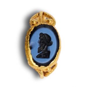 Ancient Roman Gold Ring With A Nicolo Intaglio Of A Bearded Bacchus As A Herm.