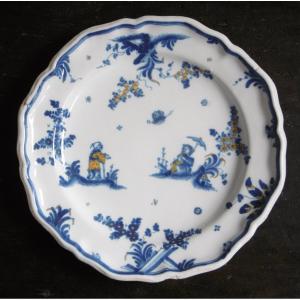 Faience de  Marseille  Leroy Assiette Au Chinois Debut Du XVIIIème Siecle