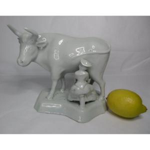 Faience From Delft Group The Milkmaid And Her Cow From The 18th Century