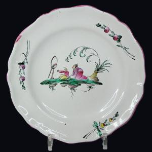 Moustiers-ferrat Earthenware Plate With A Parrot, 18th Century