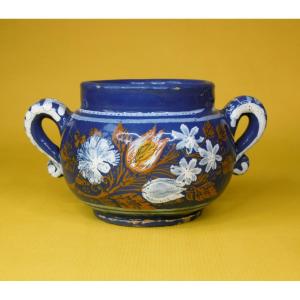 Nevers Fireware Small Pot With Persan Blue Bottom 17th Century