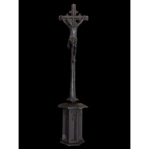 A Cast Iron Crucifix In The Neo-gothic Style "berliner Eisen" – Germany – 19th Century.