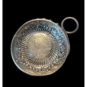 Solid Silver Wine Cup With A Silver Coin (1726) In The Base - France - 18th Century