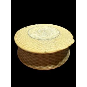 Large Turned Ivory Box - Germany, Late 17th, Early 18th Century