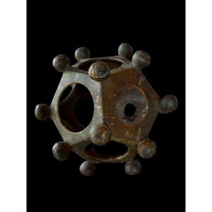 Dodecahedron In Copper, Romanese Style - Gallo-roman - 19th Century