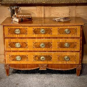 Swiss Commode XVIIIth Walnut Marquetry