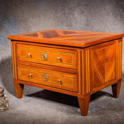 Miniature Commode Dite Of Mastery