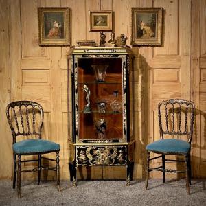 vitrine laquée 20ème décor japonisant avec nacre