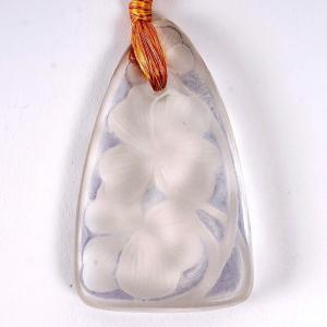 1920 René Lalique - Pendant Trefles Frosted Glass With Blue Patina