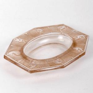 1924 René Lalique - Ashtray Alice Glass With Sepia Patina