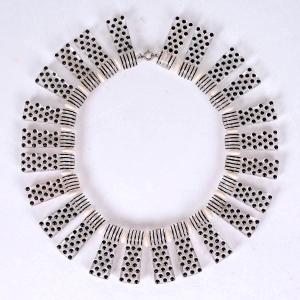 1930 René Lalique - Necklace Plaquettes Perlees Glass With Black Enamel 