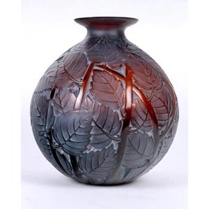 1929 René Lalique - Vase Milan Red Amber Glass With White Patina
