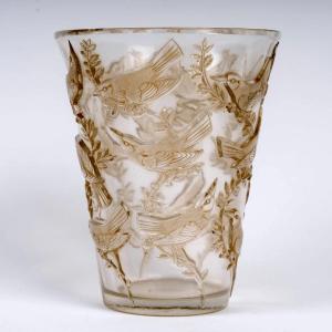 1938 René Lalique - Vase Grives Glass With Sepia Patina